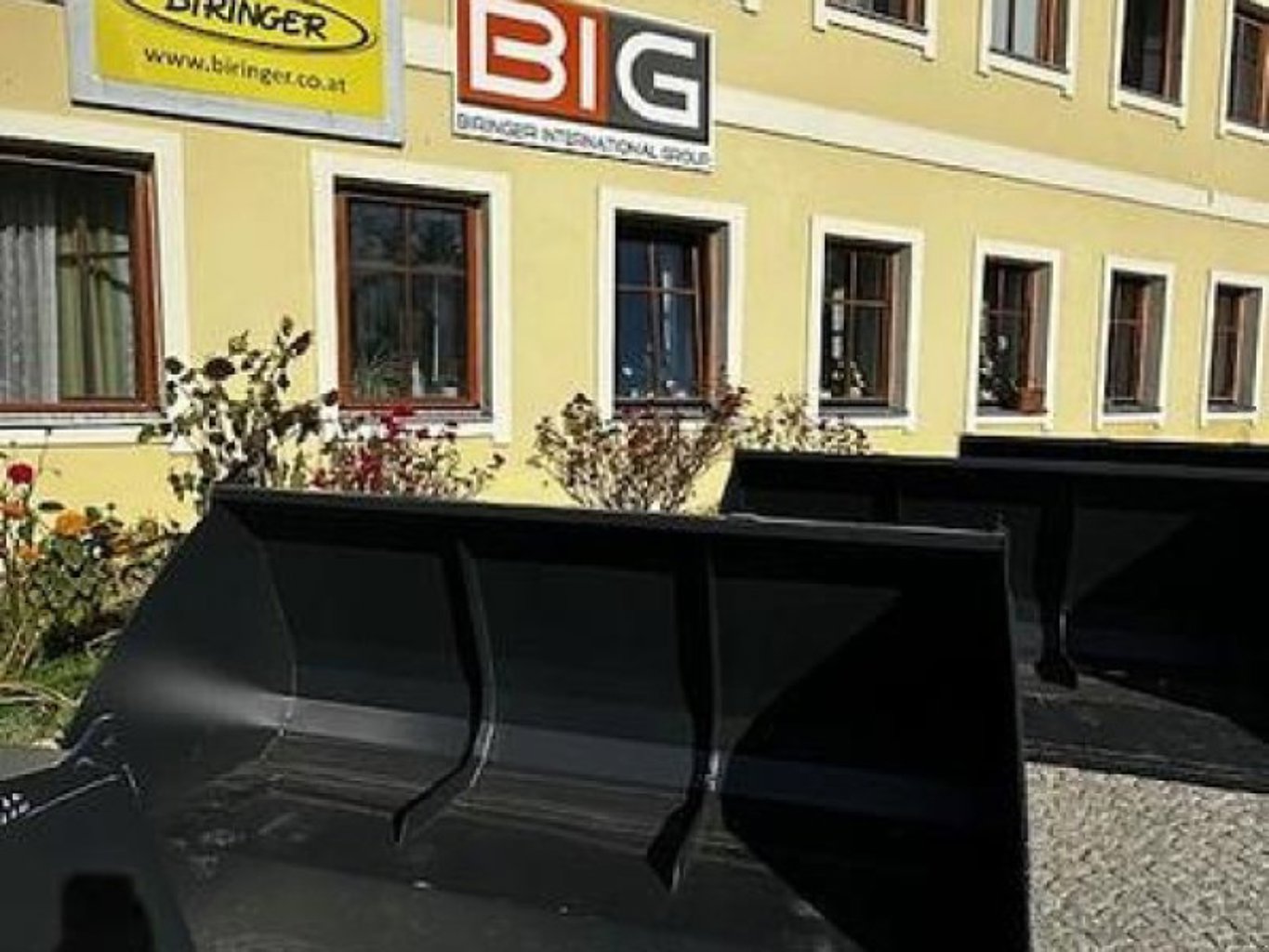 Big Dutchman Volumenschaufel 250 cm mit Merlo ZM2 Aufnahme Big Dutchman Volumenschaufel 250 cm mit Merlo ZM2 Aufnahme