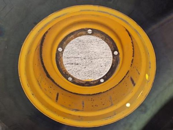 Pirelli 480/70R24 Reifen