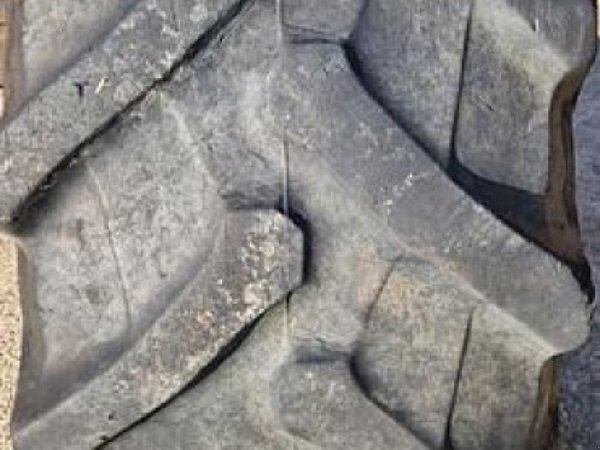 Pirelli 480/70R24 Reifen