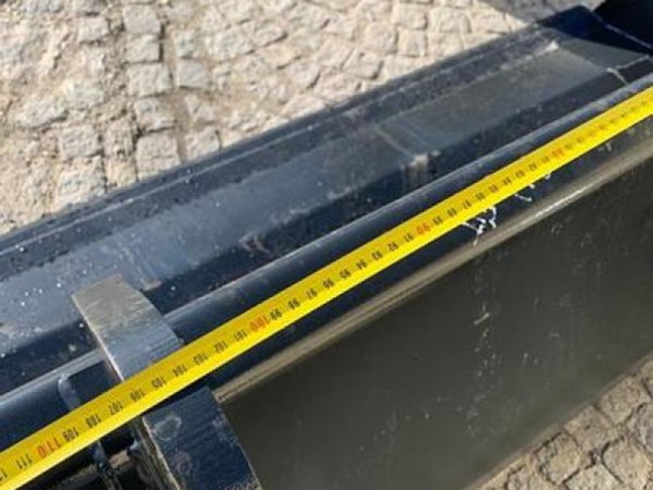 Big Dutchman Schwergutschaufel 220 cm mit JCB Q fit Aufnahme