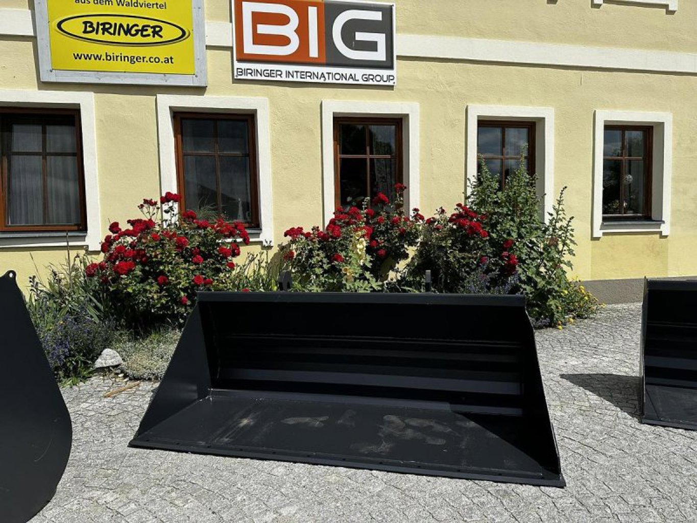 Big Dutchman Schwergutschaufel 240 cm mit JCB Q-Fit Aufnahme Big Dutchman Schwergutschaufel 240 cm mit JCB Q-Fit Aufnahme