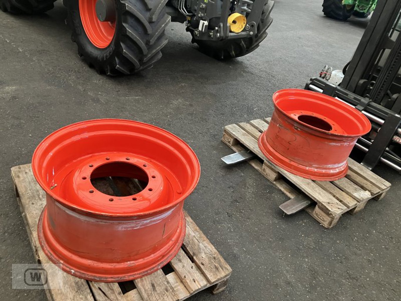 Sonstige Felge W15x28 Sonstige Felge W15x28