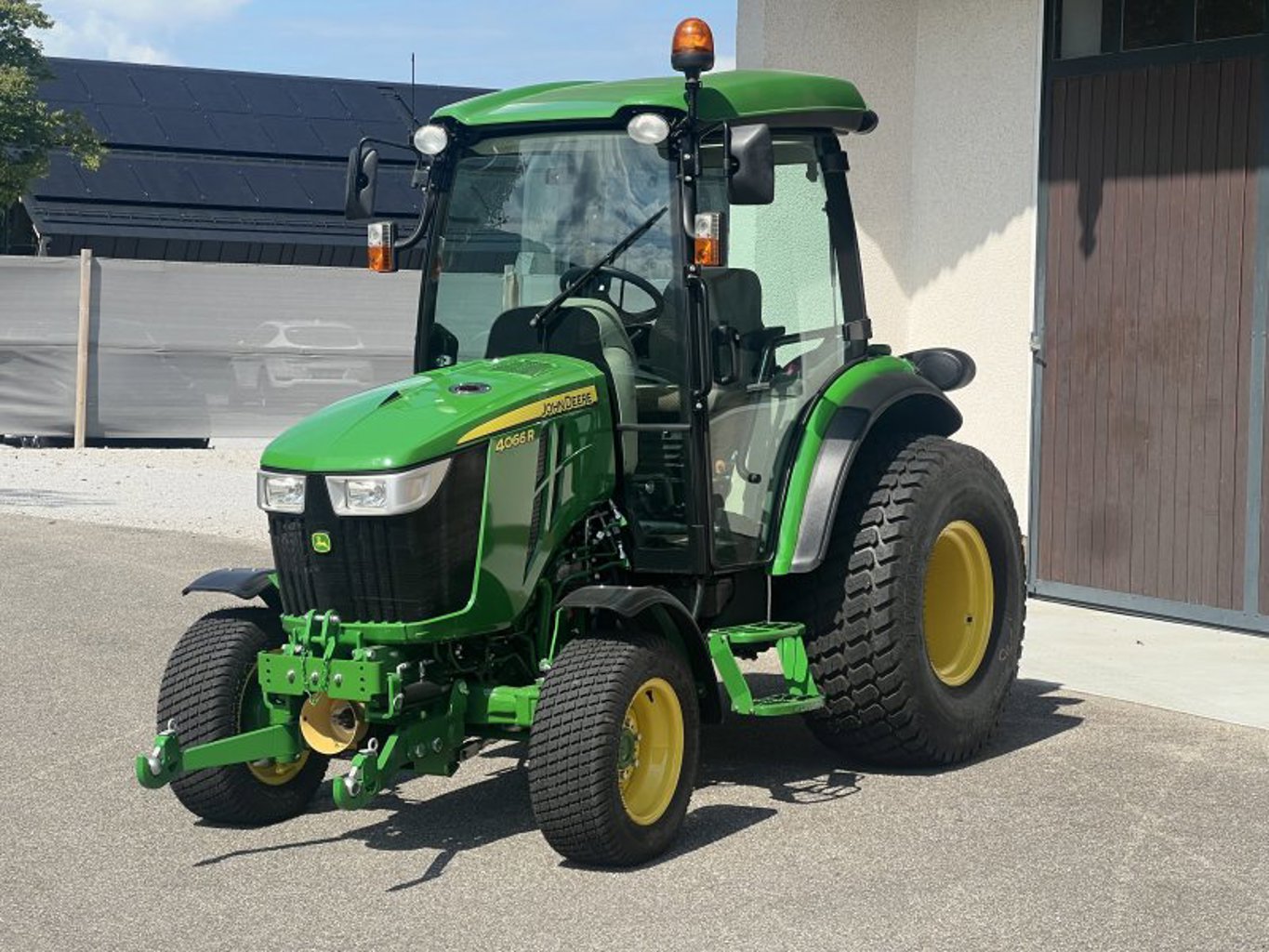 John Deere 4066R John Deere 4066R