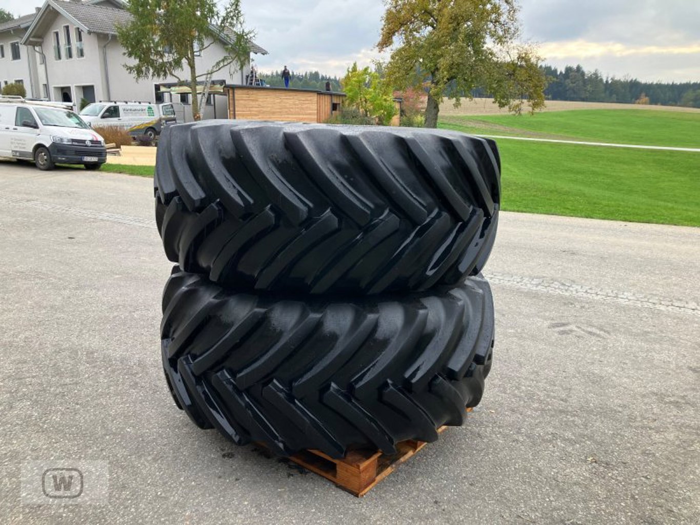 Continental 800/70 R32 Continental 800/70 R32