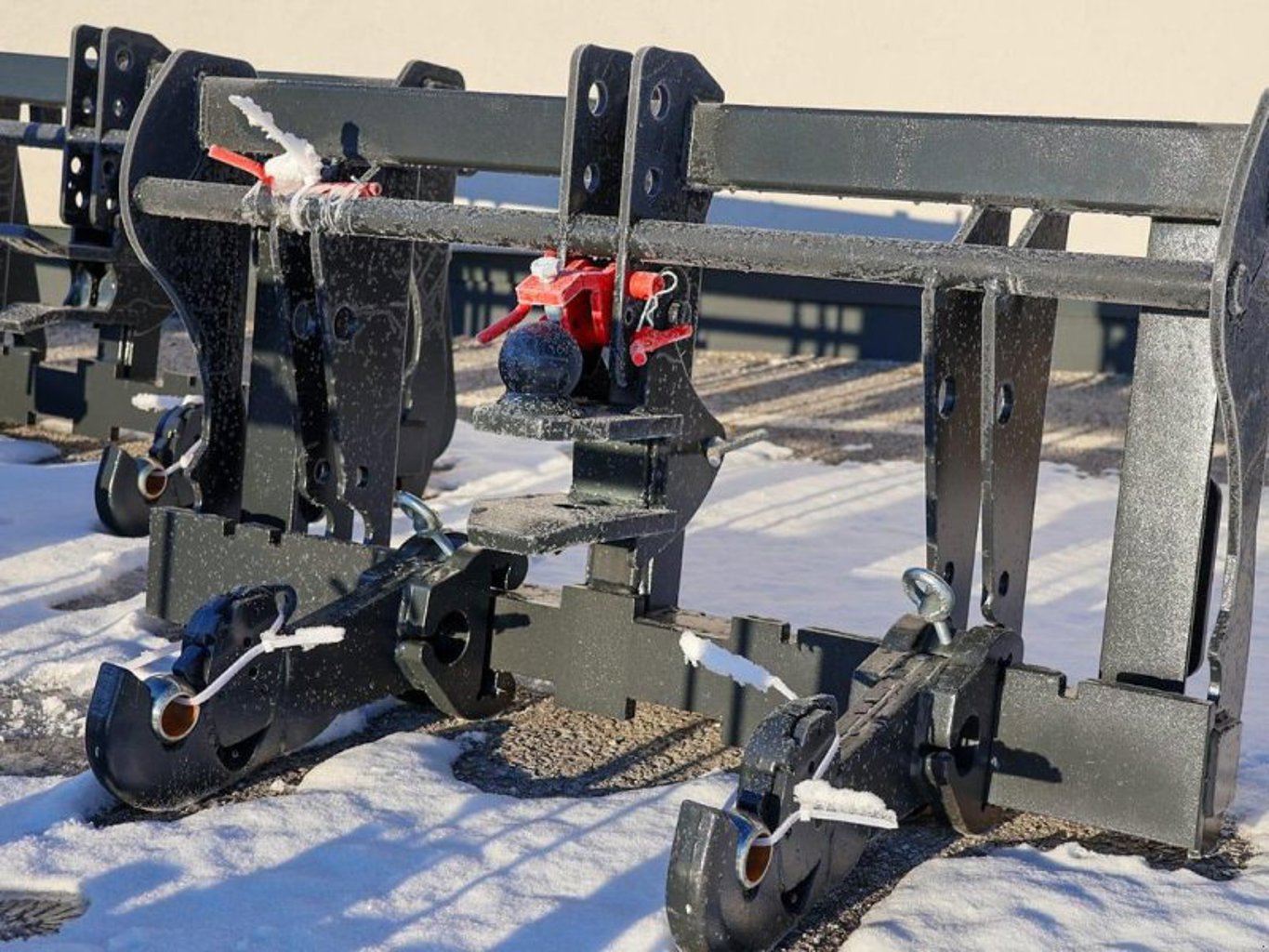 Big Dutchman Adapter Merlo ZM2 auf Dreipunkt Aufnahme mit K80 Kugel KAT3 Big Dutchman Adapter Merlo ZM2 auf Dreipunkt Aufnahme mit K80 Kugel KAT3