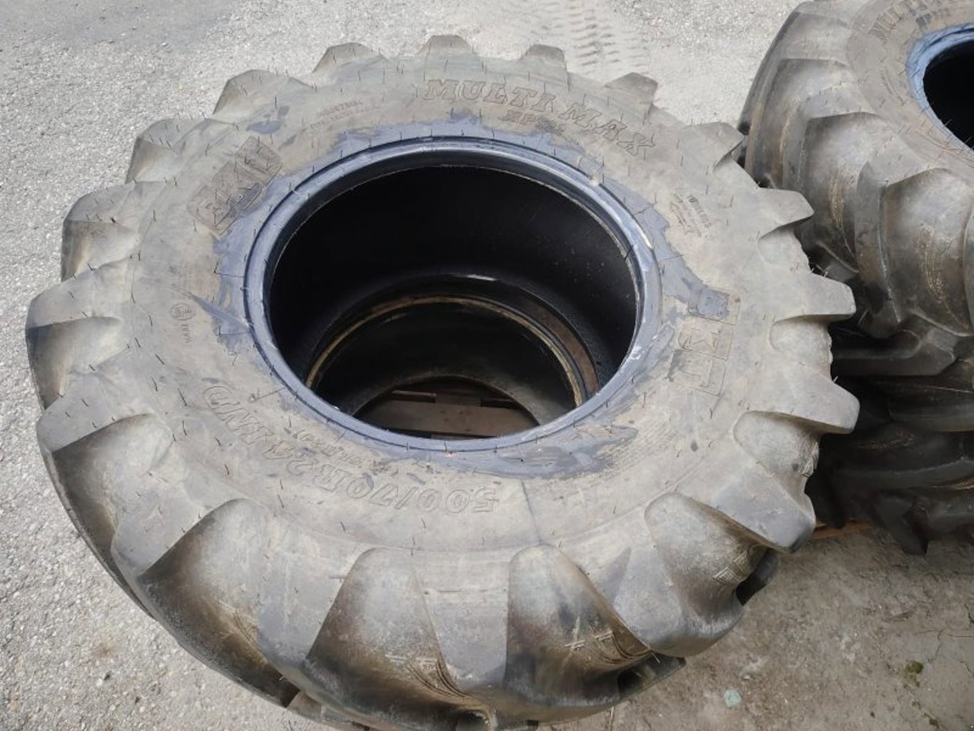 BKT 500/70 R24 IND BKT 500/70 R24 IND