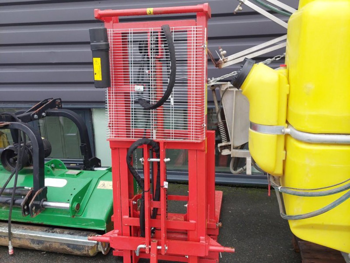 Sonstige . Sonstige .