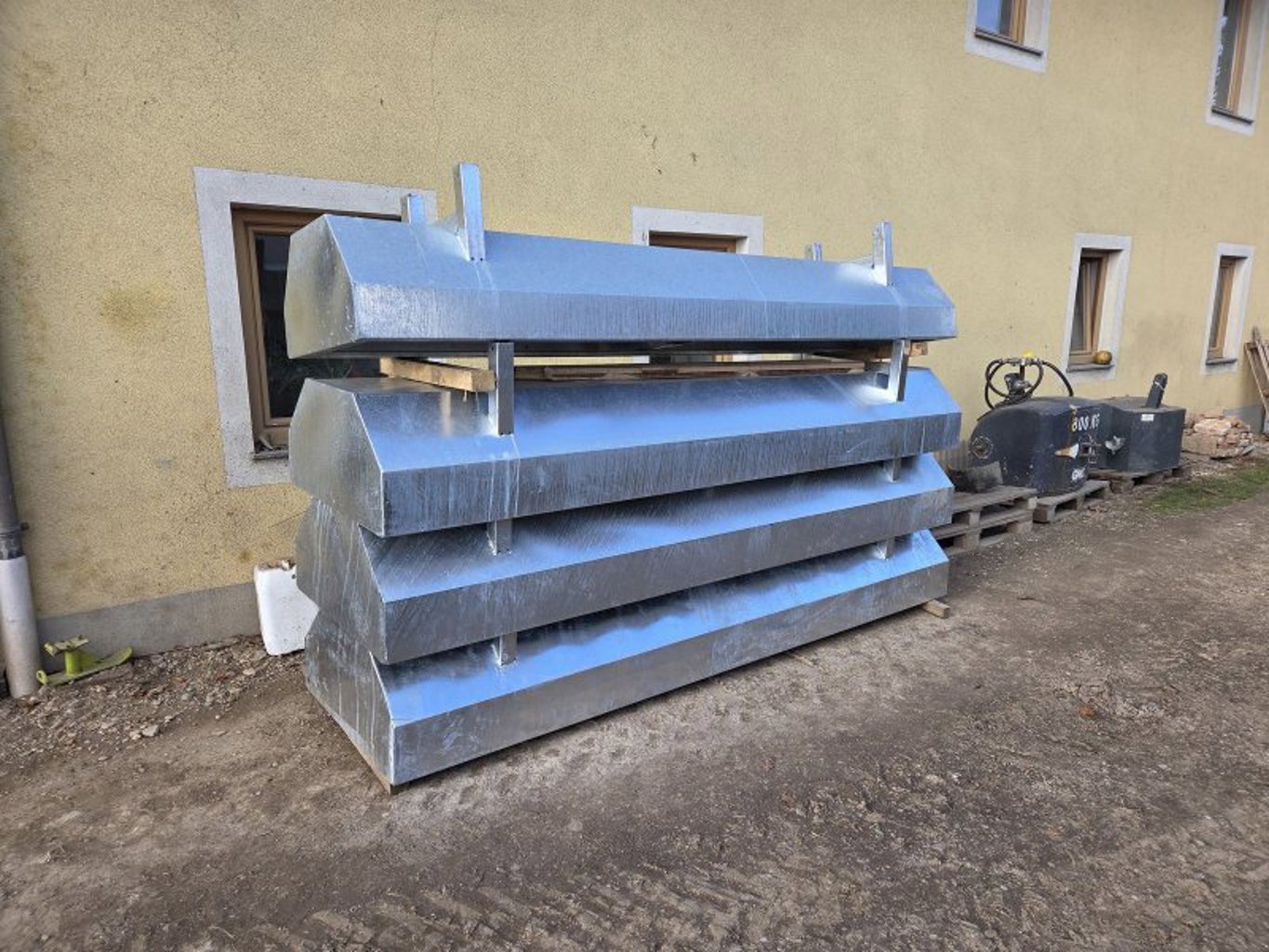 Sonstige Futtertröge Sonstige Futtertröge