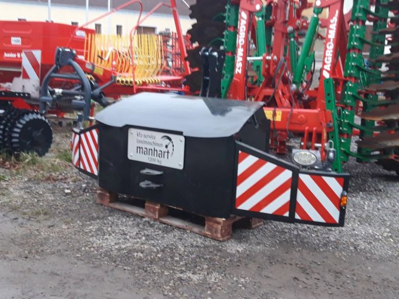 Sonstige Frontgewicht mit Unterfahrschutz 1200 kg Sonstige Frontgewicht mit Unterfahrschutz 1200 kg