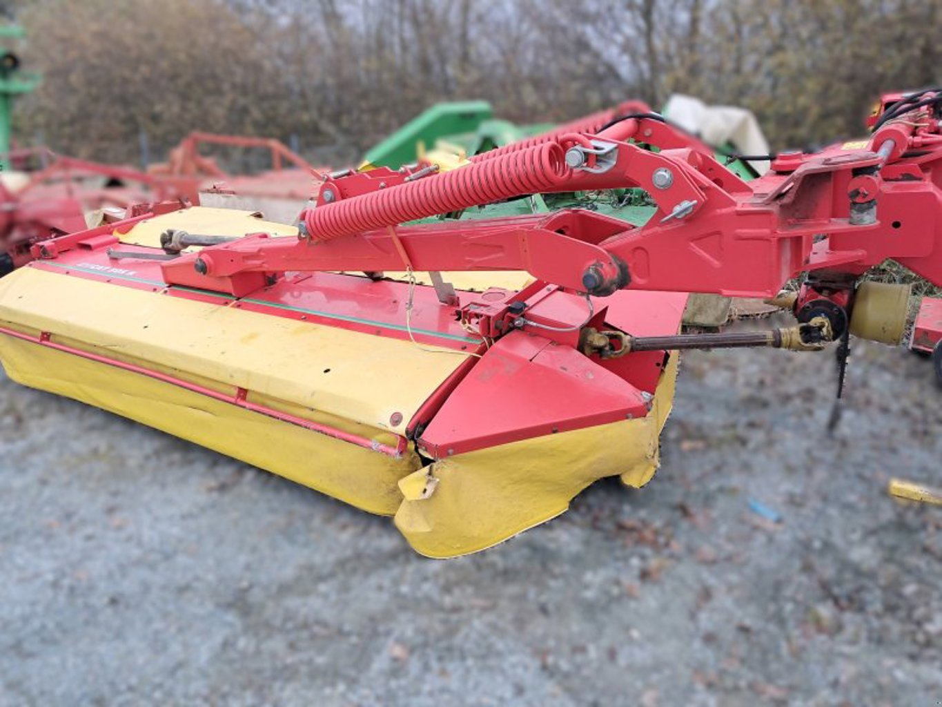 Scheibenmähwerk Pöttinger 12265 . Scheibenmähwerk Pöttinger 12265 .