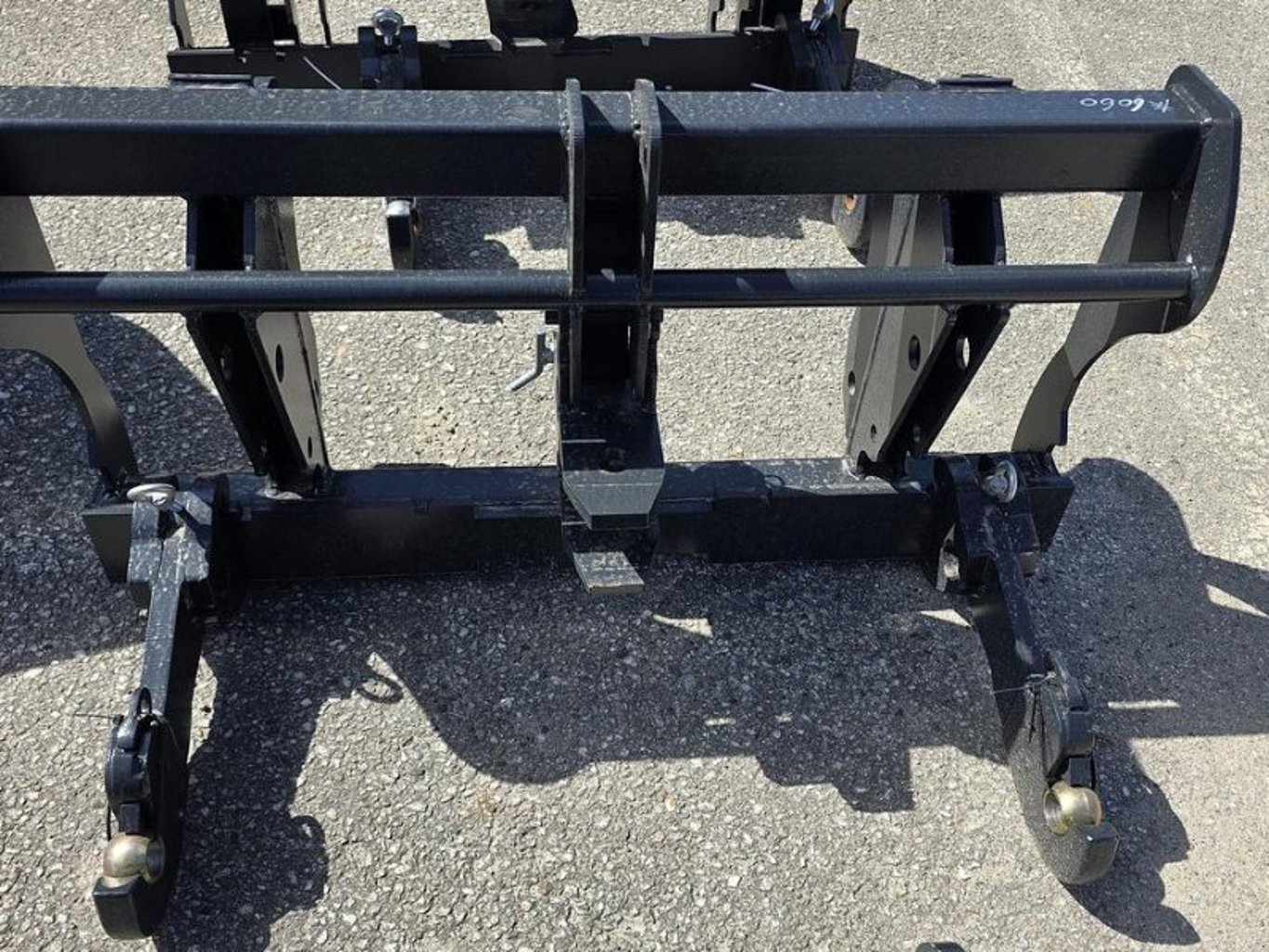 Big Dutchman Adapter Manitou auf Dreipunkt Aufnahme Big Dutchman Adapter Manitou auf Dreipunkt Aufnahme