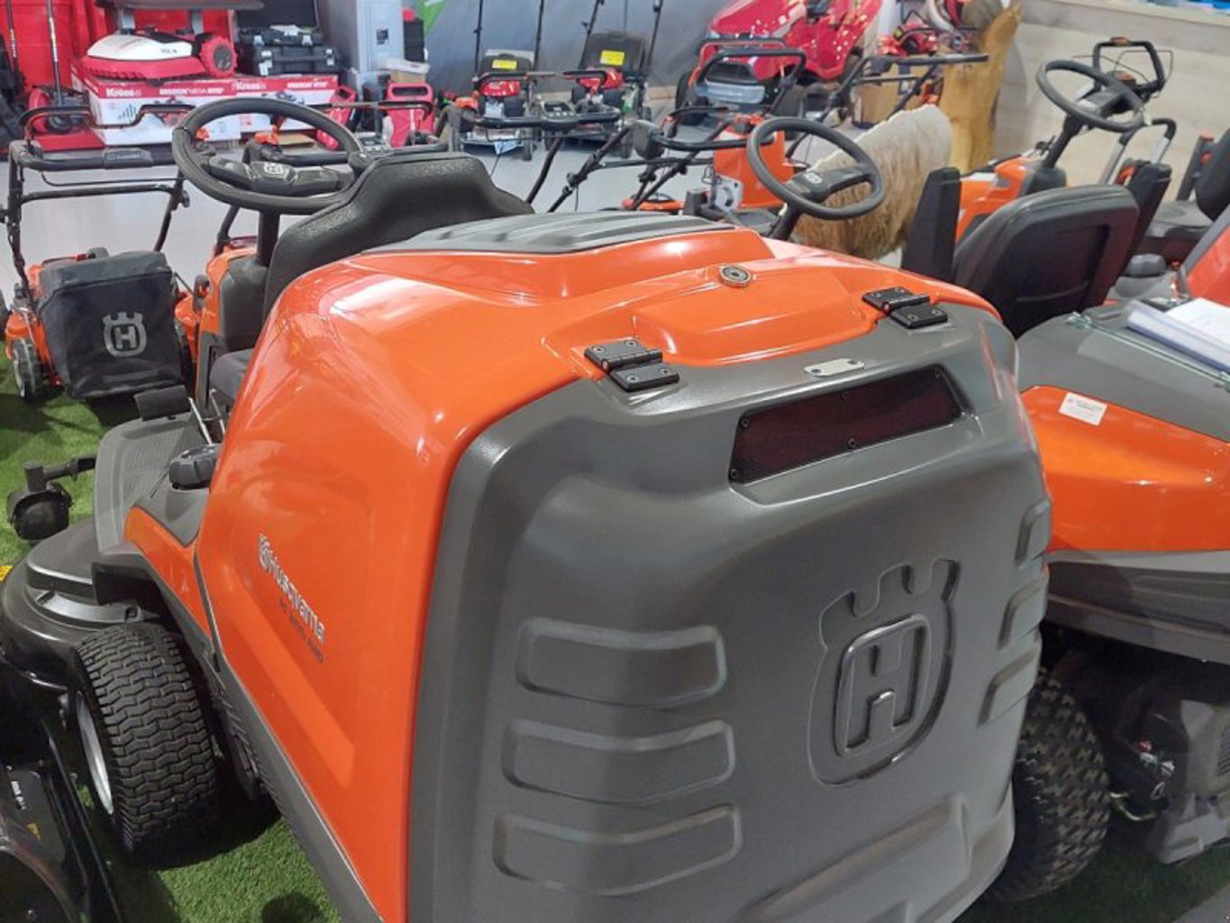 Husqvarna Rider 320 AWD Husqvarna Rider 320 AWD