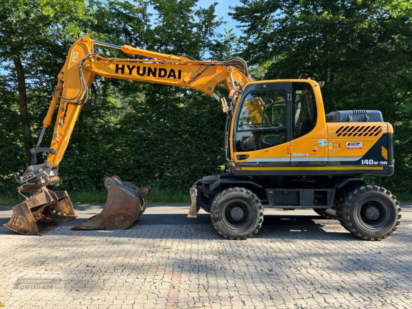 Hyundai R 140 W-9A Hyundai R 140 W-9A