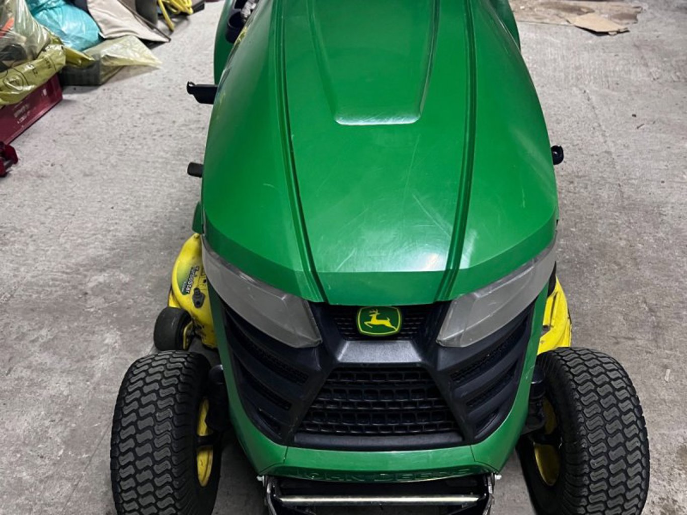 John Deere X305R John Deere X305R