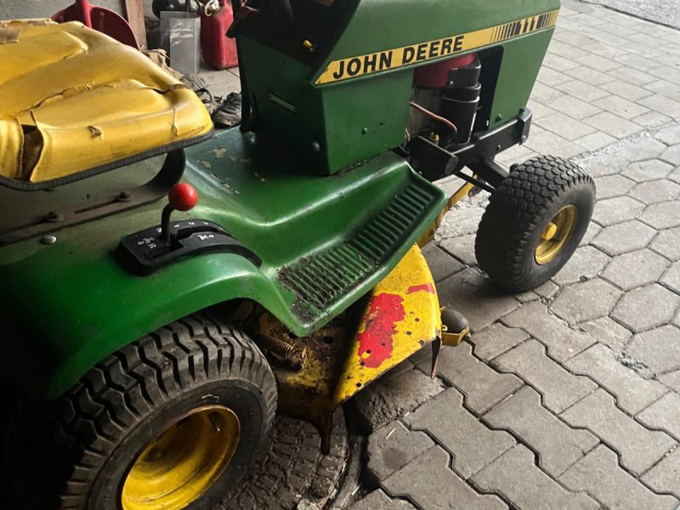 John Deere 111 John Deere 111