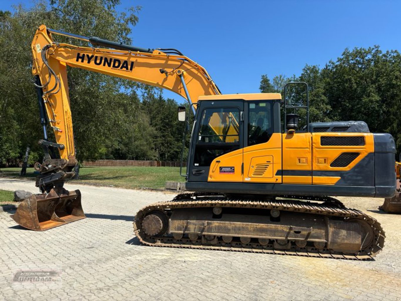 Hyundai HX 220 L Hyundai HX 220 L