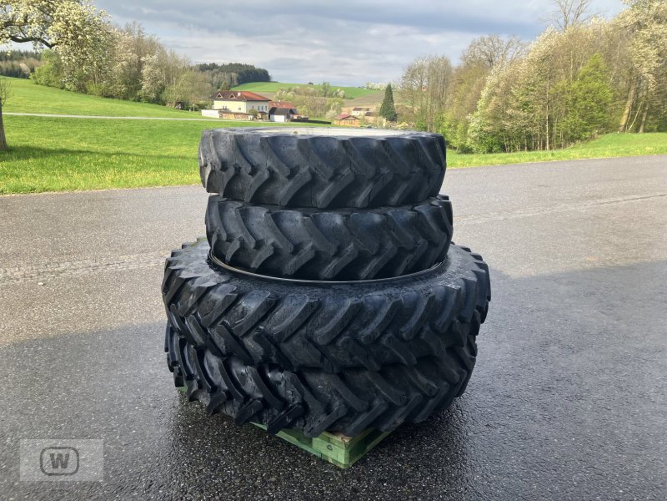 Continental 320/85 R32 + 340/85 R46 Continental 320/85 R32 + 340/85 R46
