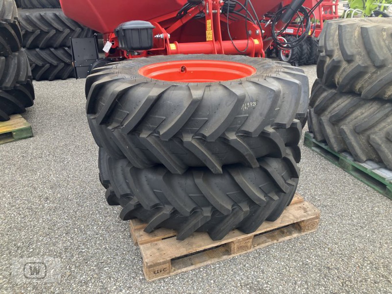 Michelin 16.9 R28 Michelin 16.9 R28